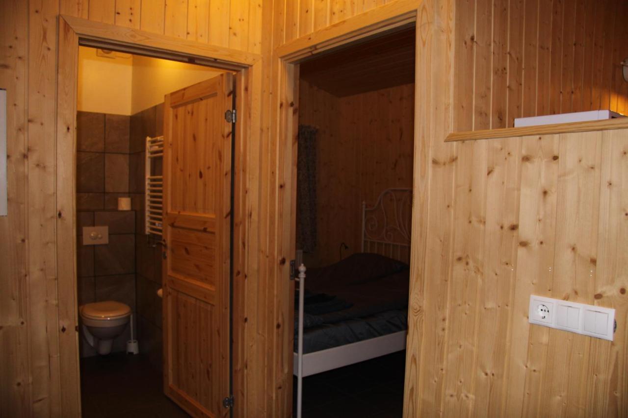 1 At Lundar Farm Lodge *